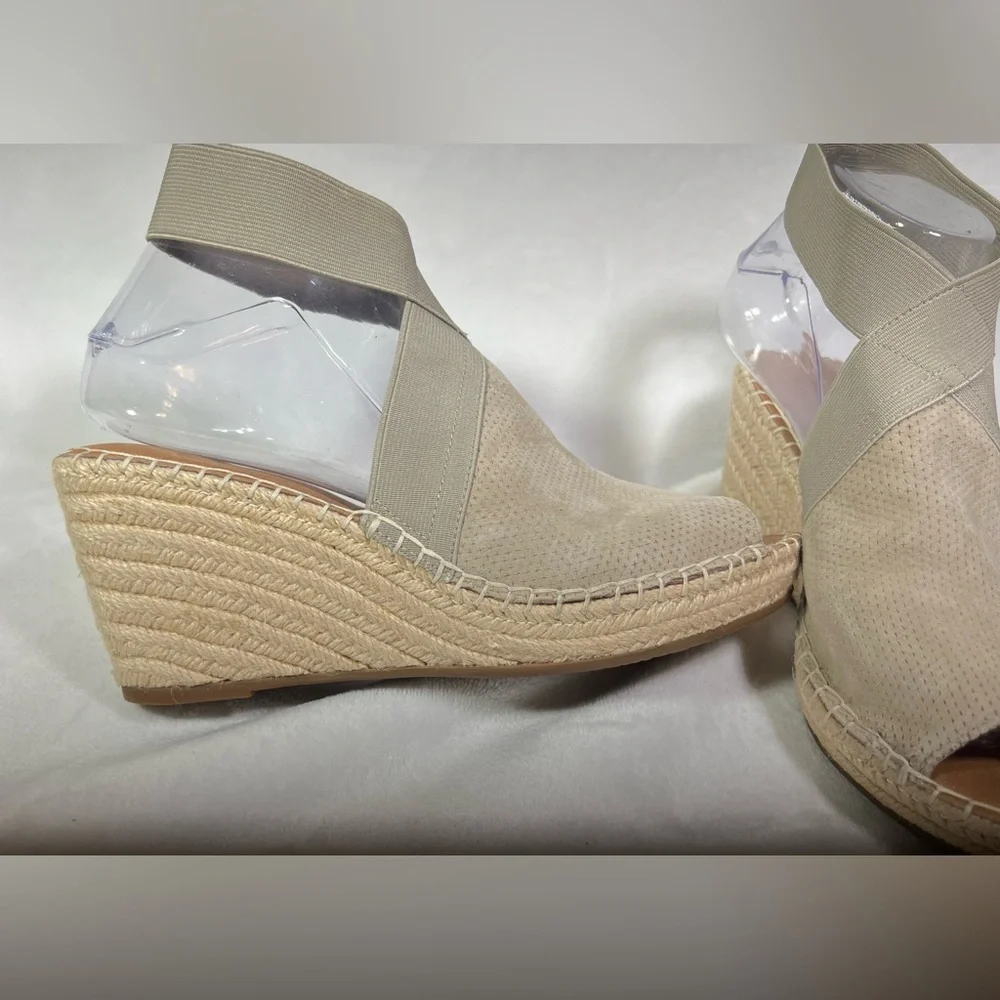 Gentle Souls Colleen Beige Wedge Heels Size 8 1/2” Leather Uppers Elastic Ankle